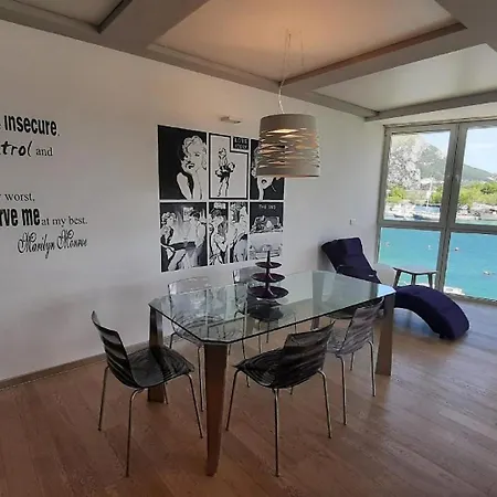 Apartamento Studio Fur 4 Personen Und 2 In Ois, Dalmatien Mitteldalmatien Omiš