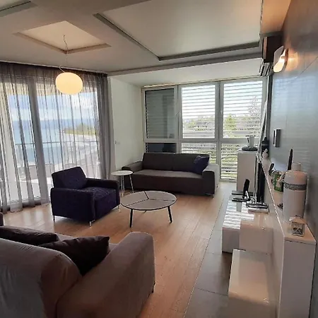 Studio Fur 4 Personen Und 2 In Ois, Dalmatien Mitteldalmatien Apartamento